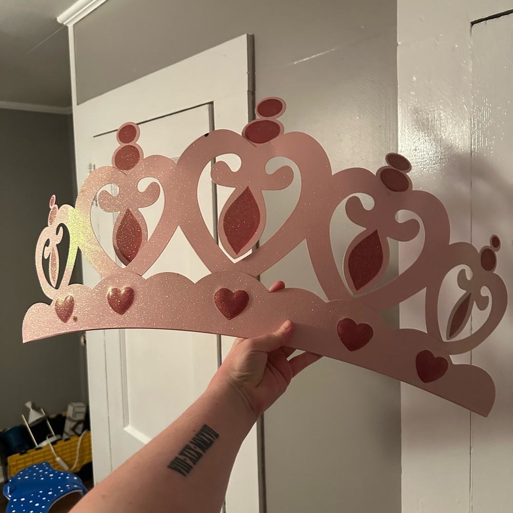 Pink Heart Tiara Wall Decor